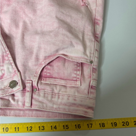Risen Pink Acid Wash Frayed Denim Shorts Size XL - Picture 9 of 11